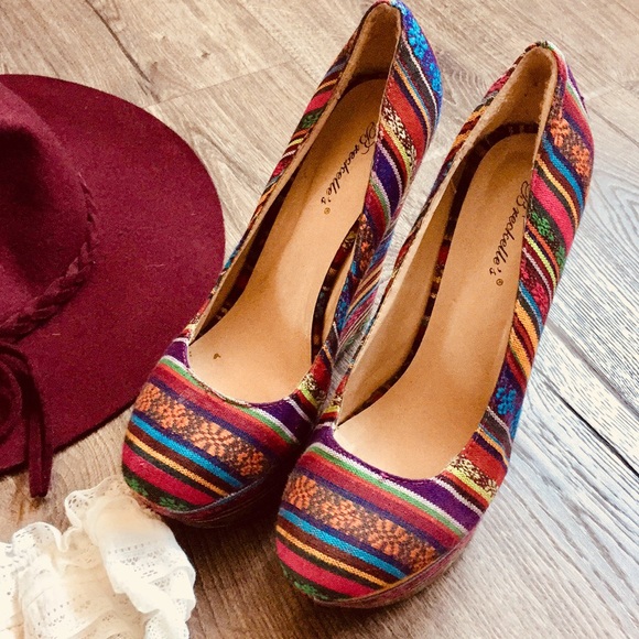 Breckelles Shoes - 79’s vibes 🌼 Breckelle’s boho chic 5” wedge 7 1/2